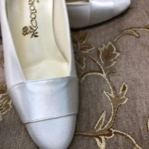 Dye-Able White Gloria Boca Crepe and Satin, Formal Elegant Wedding Comfortable - Picture 10 of 16